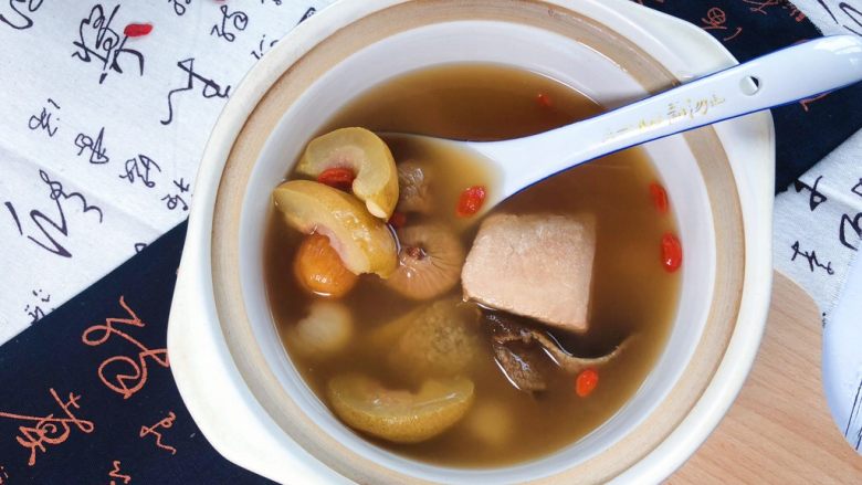  p>无花果雪梨雪耳瘦肉汤是一道菜品,主料为梨, a href="#" data