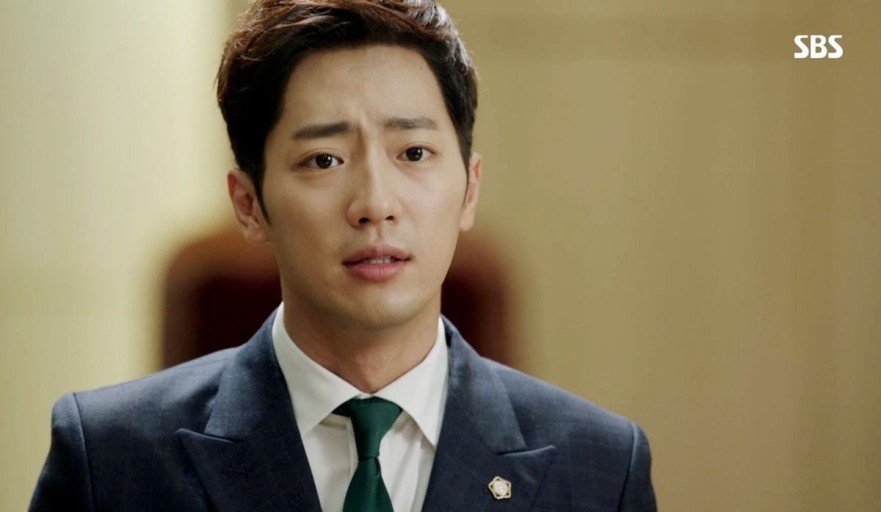 毕业于汉阳大学戏剧电影系,韩国男演员