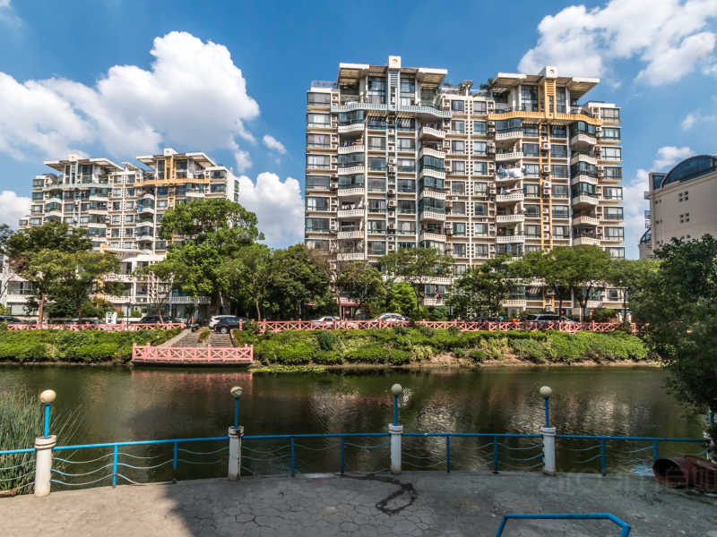  p>万兆家园(二期)(公寓)位于上海市闵行七宝,由上海万兆房地产发展