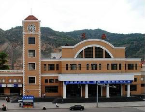  p>定西站(dingxi railway station),位于中国甘肃省定西市,是中国