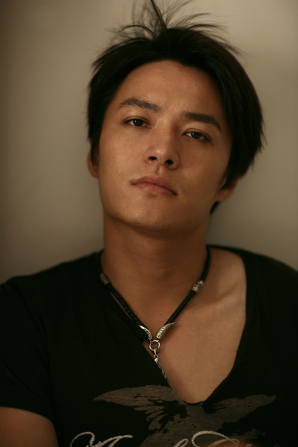  p>郑国霖(曾用名:郑瑞晓,郑乙霖),1976年5月27日出生于上海市,中国