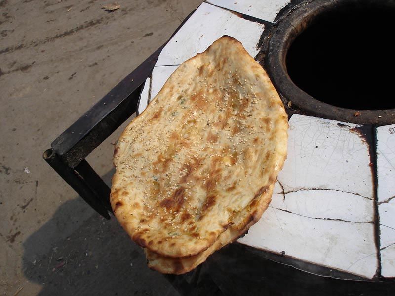 天门 /a>著名的风味小吃,其具有金黄色泽,外形美观,外酥内软的特色