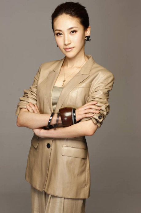  p>伊娜,中国内地女演员,1990年8月26日出生于山东 a target="_blank"