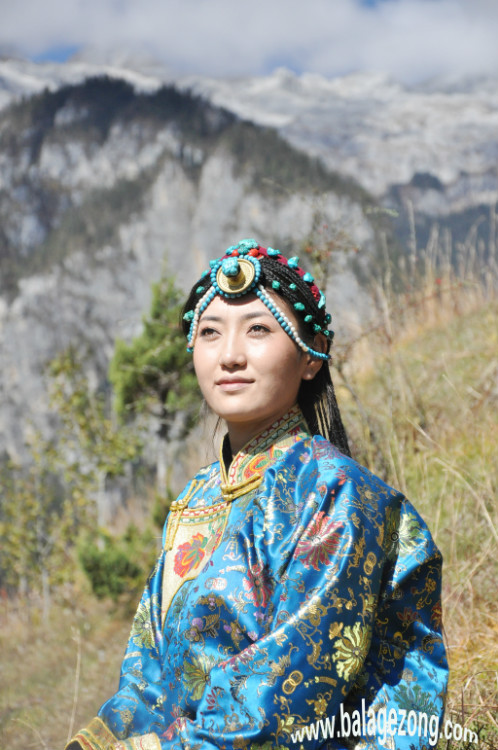  p data-id="gnvjrnepl8">姓名:多哇·才吉,女,藏族,青海省果洛藏族