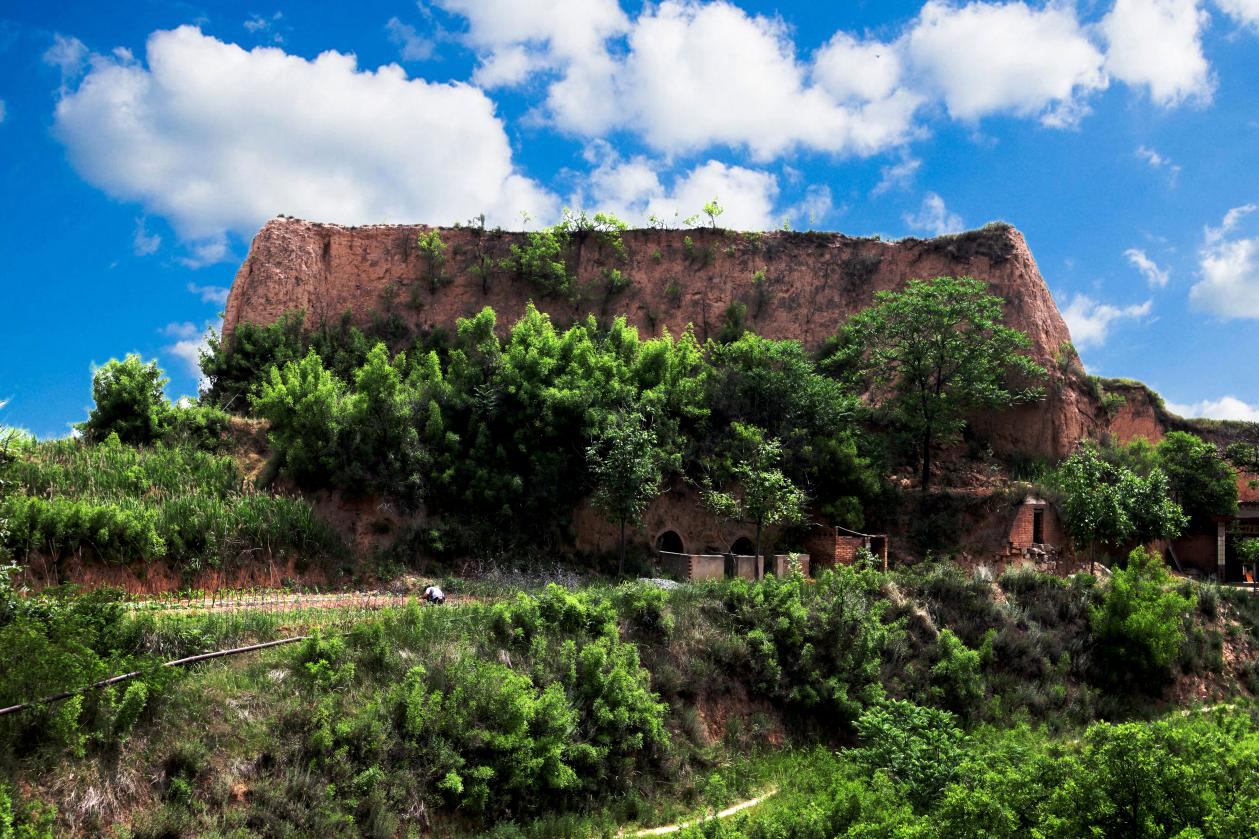  p data-id="gnwogqbey2">印台山,位于陕西省铜川市印台区印台街道.