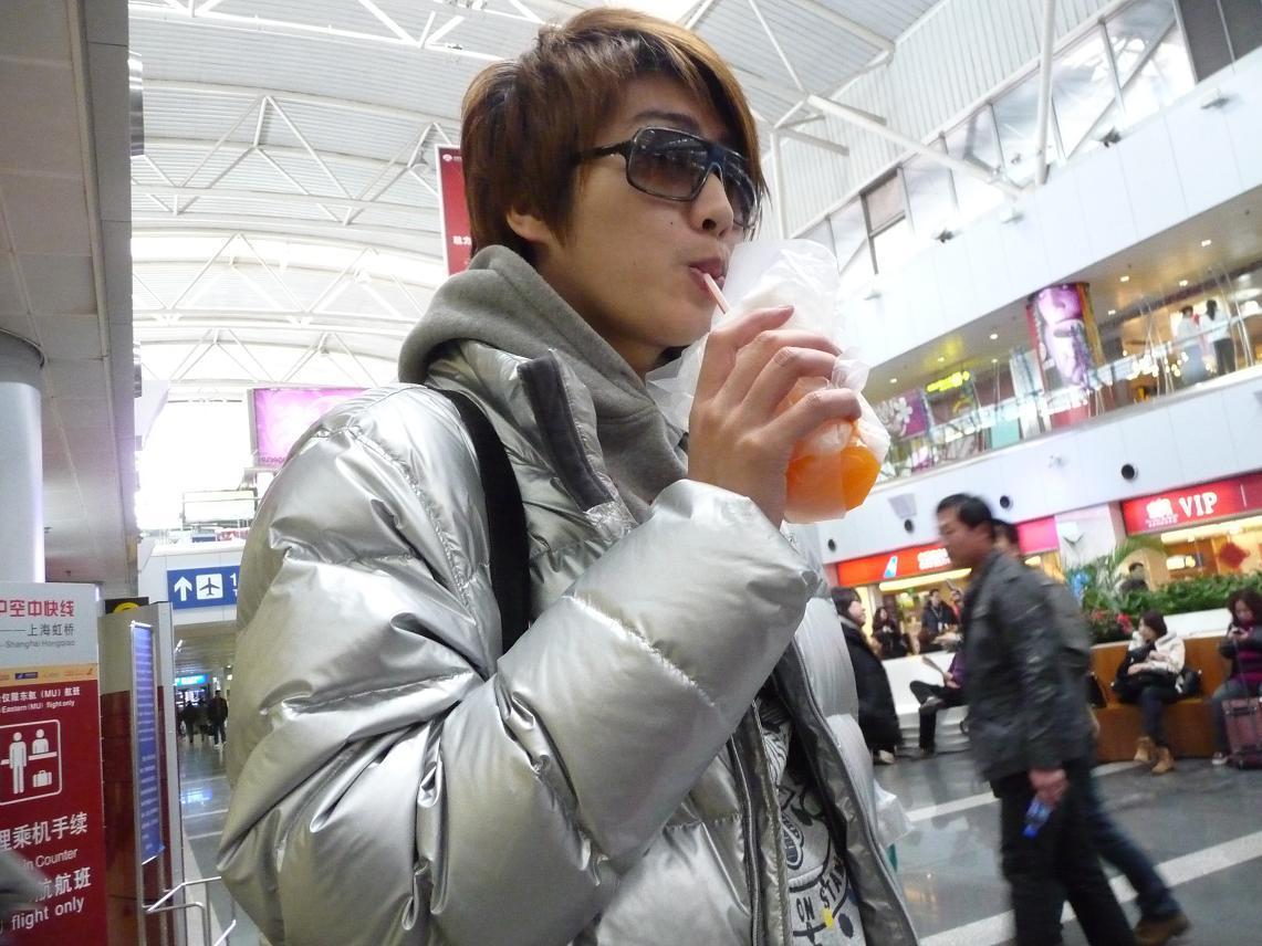 data-id="gnti9t83v2">陈泽宇,1983年7月24日出生于湖南长沙,羽毛球