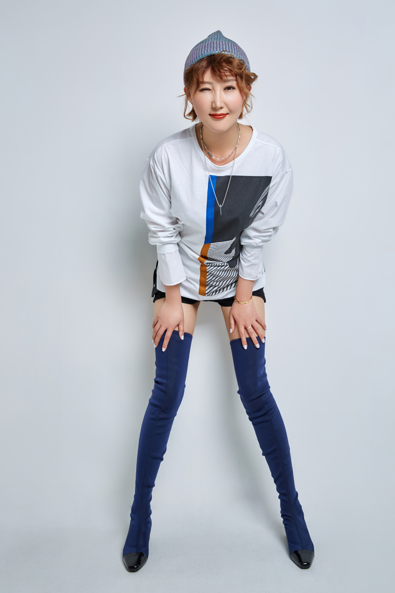  p>蒋雪儿(snow),1987年2月25日出生于中国四川,中国内地流行乐女歌手