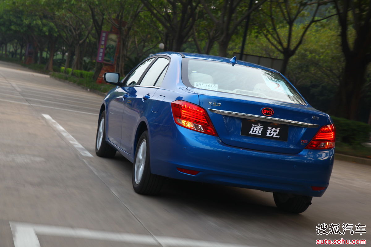  p>比亚迪速锐是一款紧凑型轿车,于2014年3月,比亚迪速锐正式上市