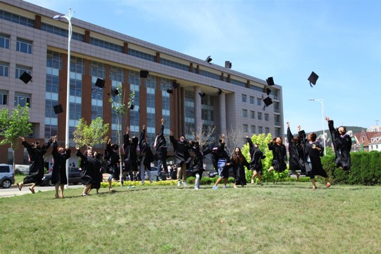 辽宁大学本山艺术学院