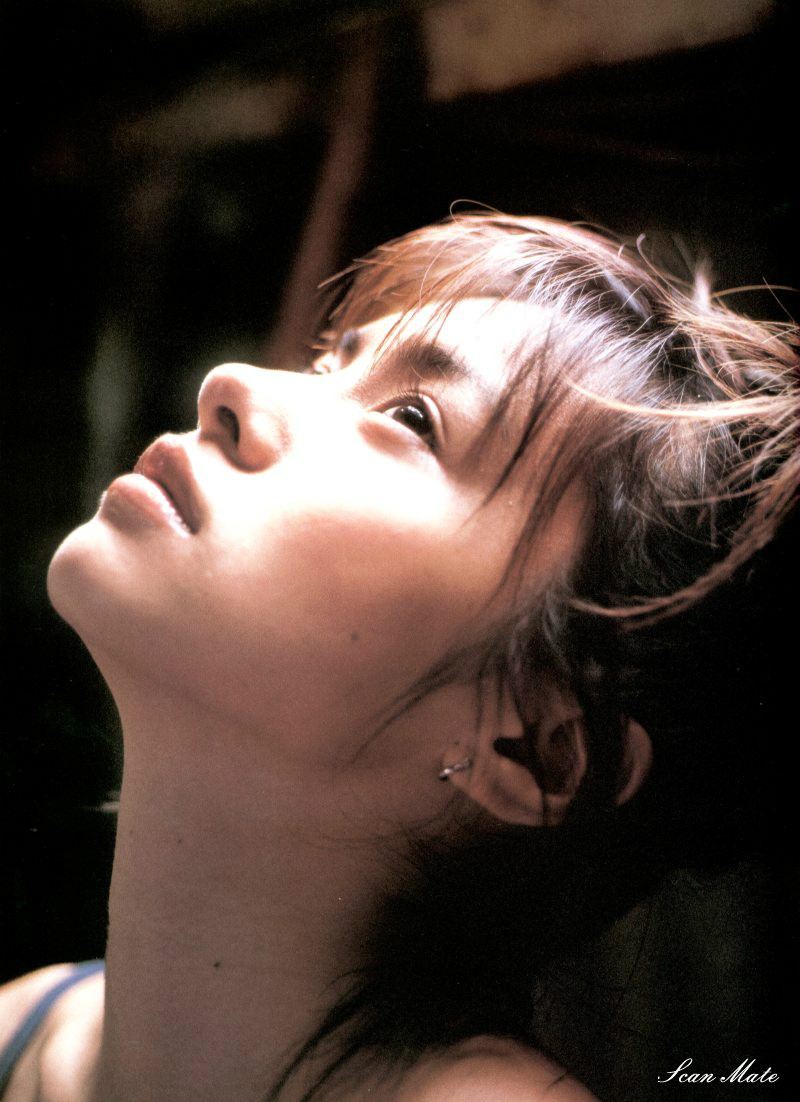 曾担任拳皇96麻宫雅典娜的声优,代表作是《艳姿!