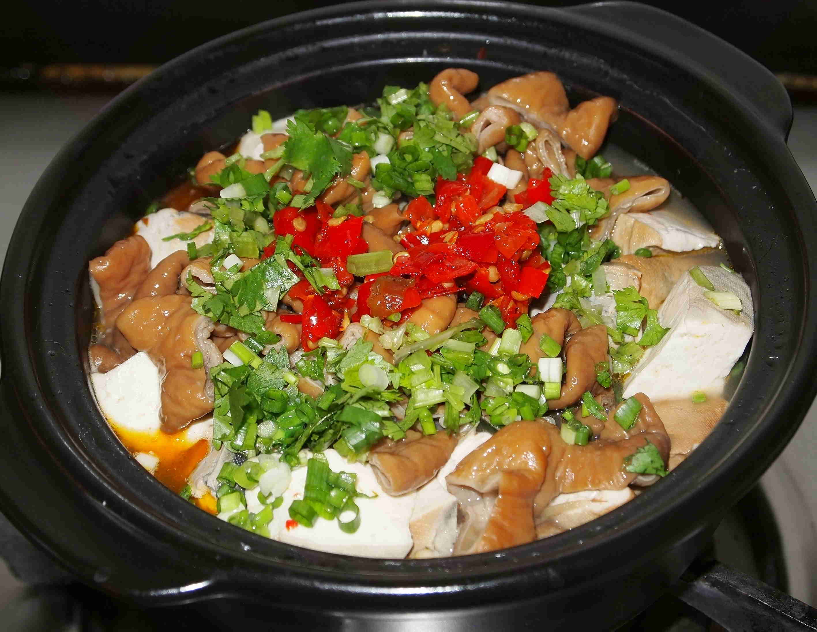 白菜豆腐肥肠煲