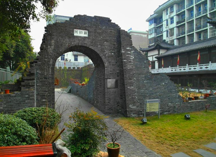  p>扬州城遗址是国内保存最为完好的古代城池遗址之一.