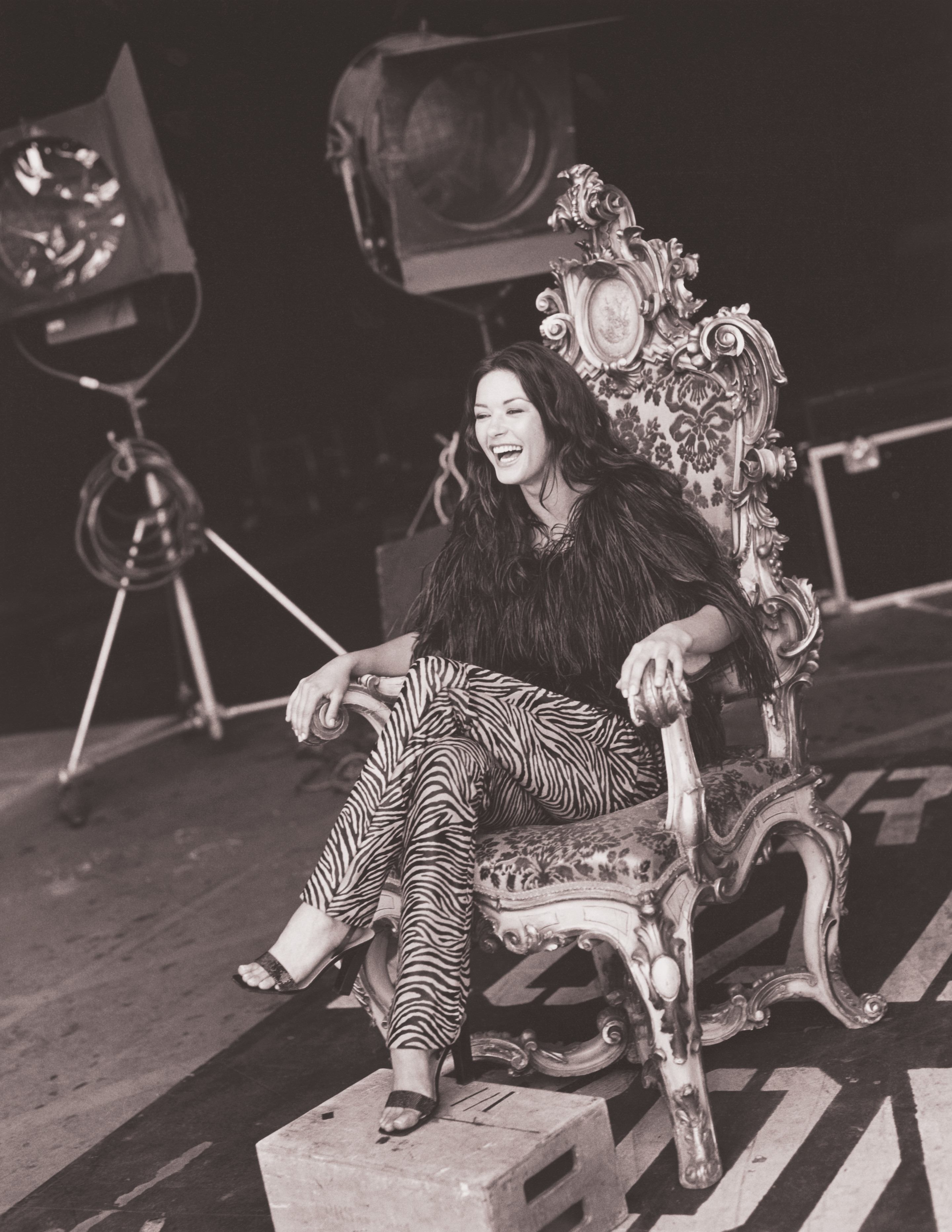  p>凯瑟琳·泽塔-琼斯,1969年9月25日出生于英国威尔士的海滨城市