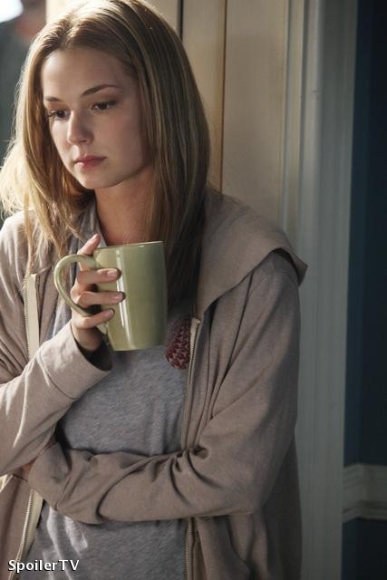  p>艾米丽·万凯普(emily vancamp),1986年5月12日出生于 a target="