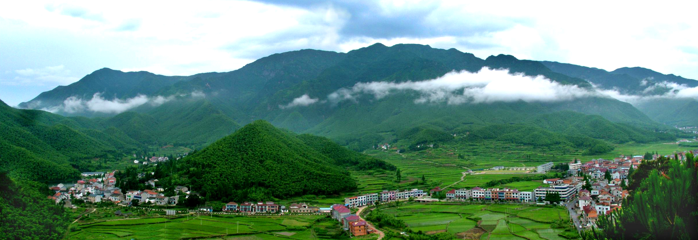 安吉县山川乡,是云上草原山地旅游度假区的重要组成部分,景区是以山水