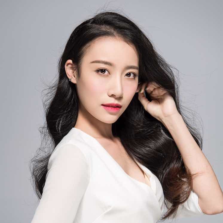 (原名:于帆),中国内地女演员,1994年8月18日出生于浙江诸暨,也是浙江