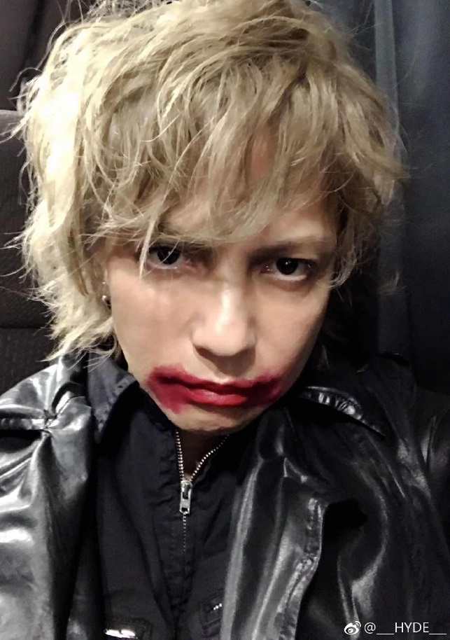  p>hyde,本名"宝井秀人",1969年1月29日出生于日本和歌山县和歌山市.