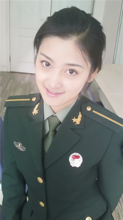  p>肖婷佳,出生于湖南邵阳,毕业于 a target="_blank" href="/item