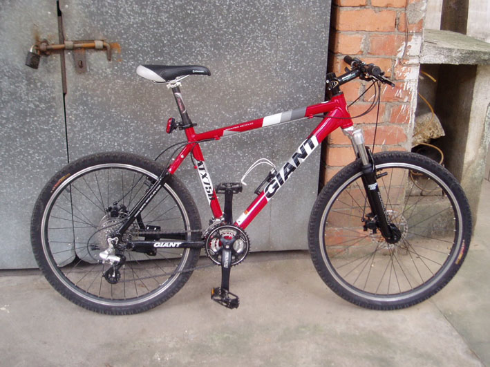  p>捷安特atx750车架采用全新aluxx技术,装配shimano机械碟刹,有效