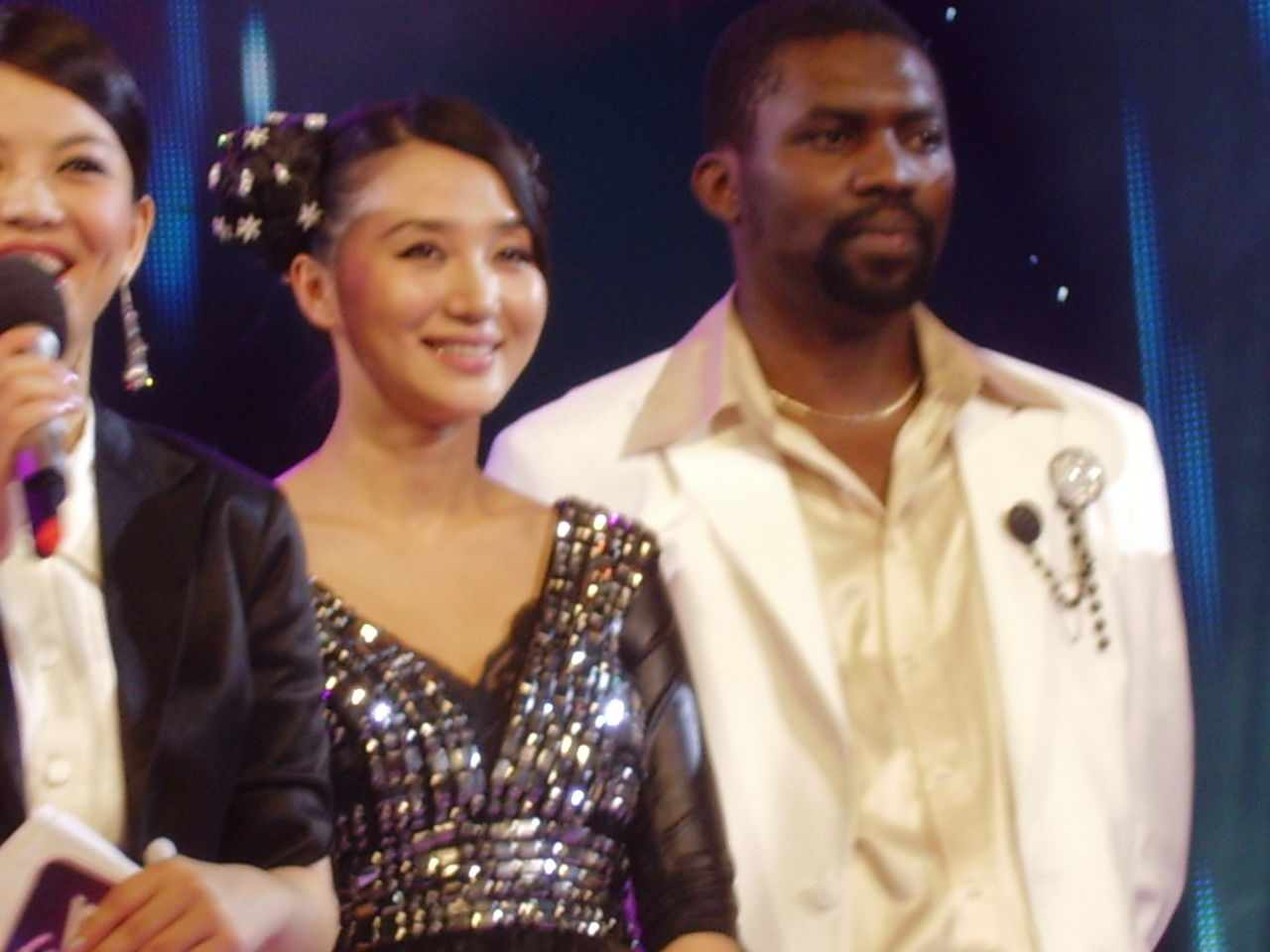  p>郝歌,原名伊曼纽尔·乌维苏,1981年出生于利比里亚,尼日利亚籍歌手