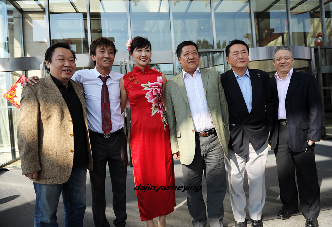 中国足球队原运动员,现任中国明星足球俱乐部ceo