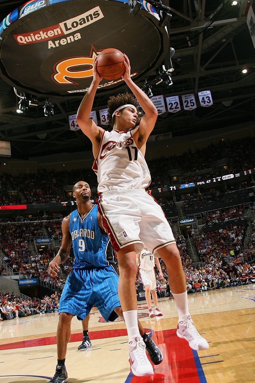 p data-id="gnwo83f0za">安德森·瓦莱乔(anderson varejao),1982年9