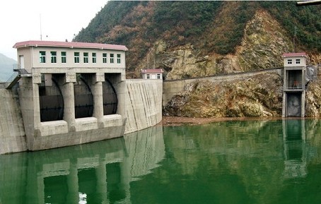  p data-id="gnx10jrlht">常山芙蓉湖景区位于浙江省衢州市常山县北