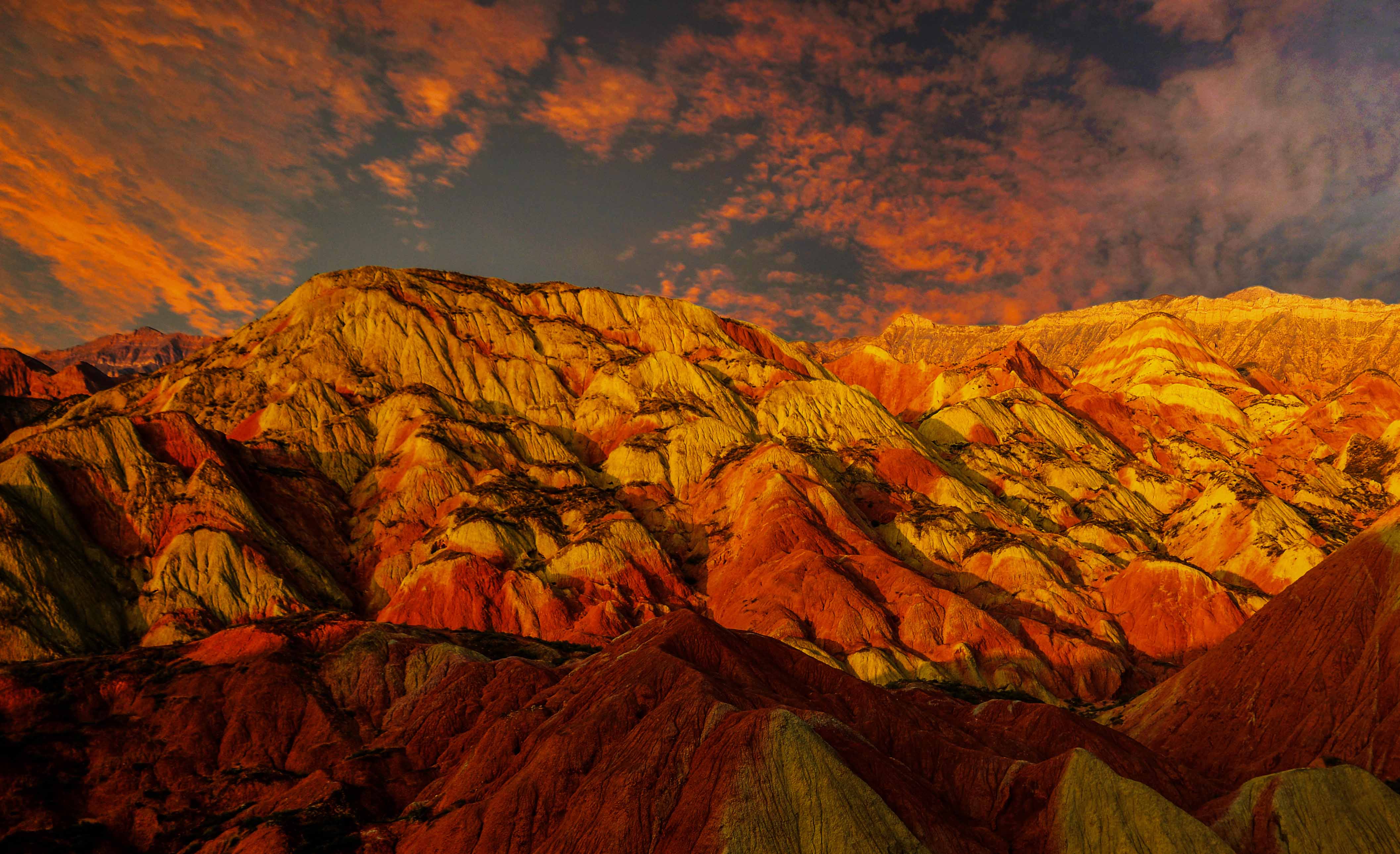 兰州水墨丹霞旅游景区