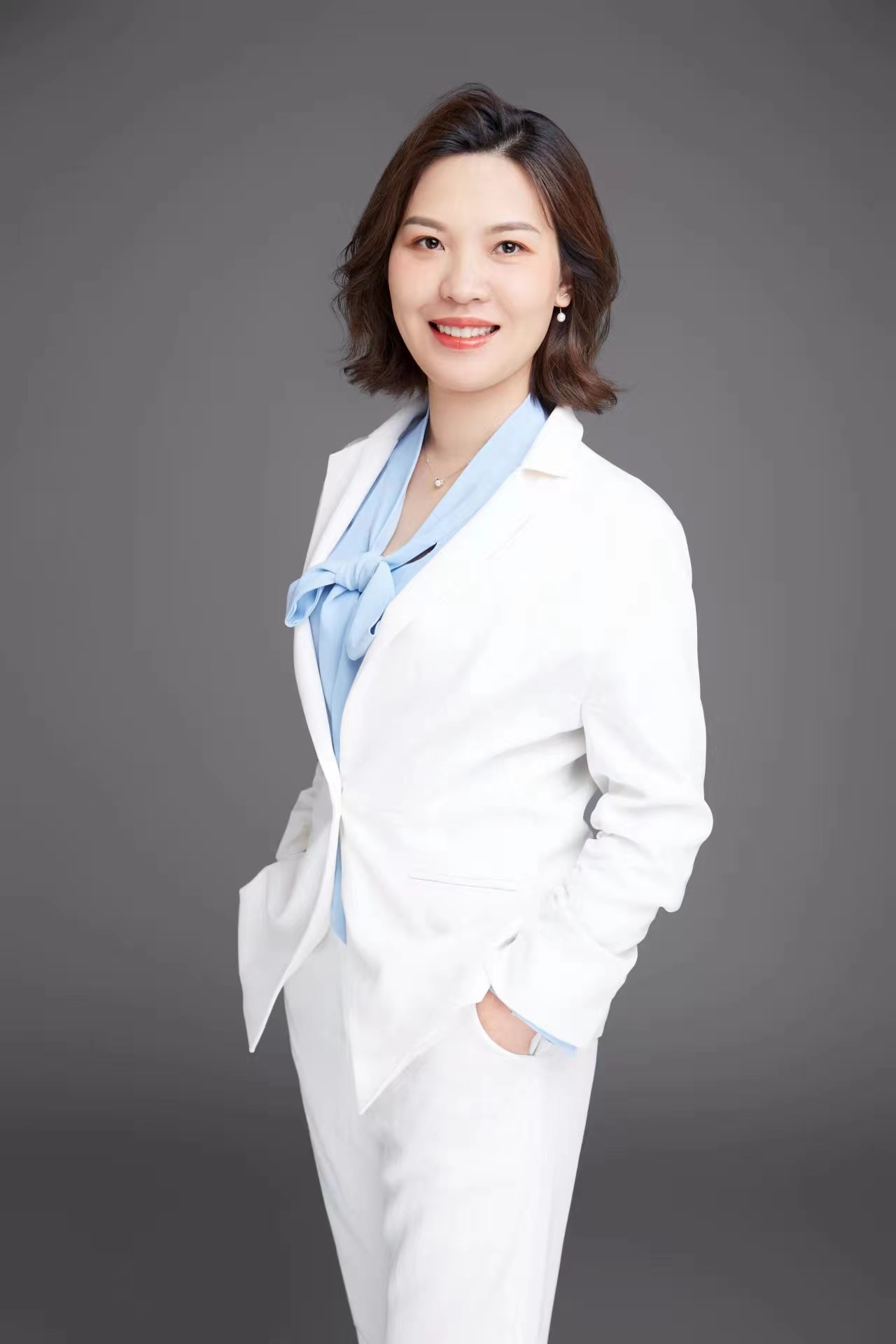 龚晓庆,女,重庆明创金悦物业管理集团有限