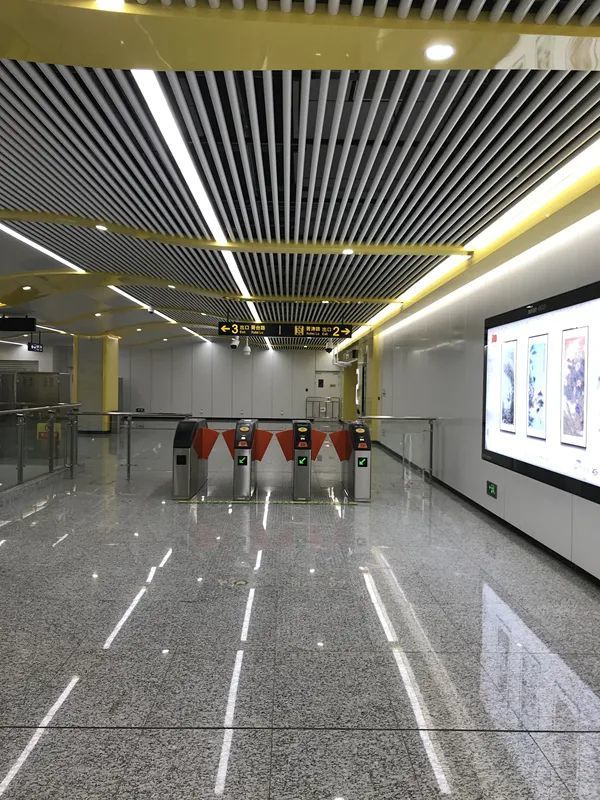  p>双桥站(shuangqiao station),工程名"港务路站",位于中国江苏省 a