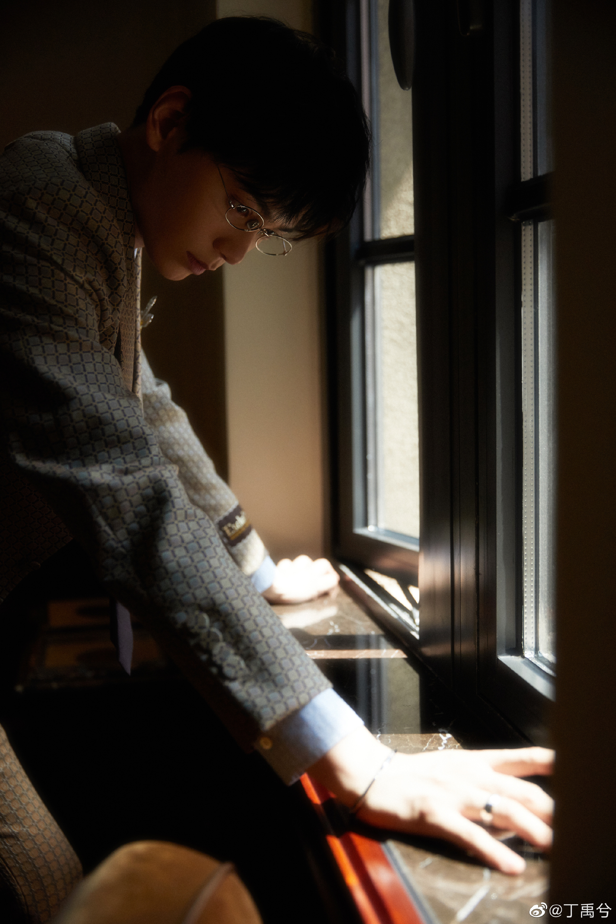 出生于上海市,中国内地男演员,毕业于上海戏剧学院继续教育学院导演系