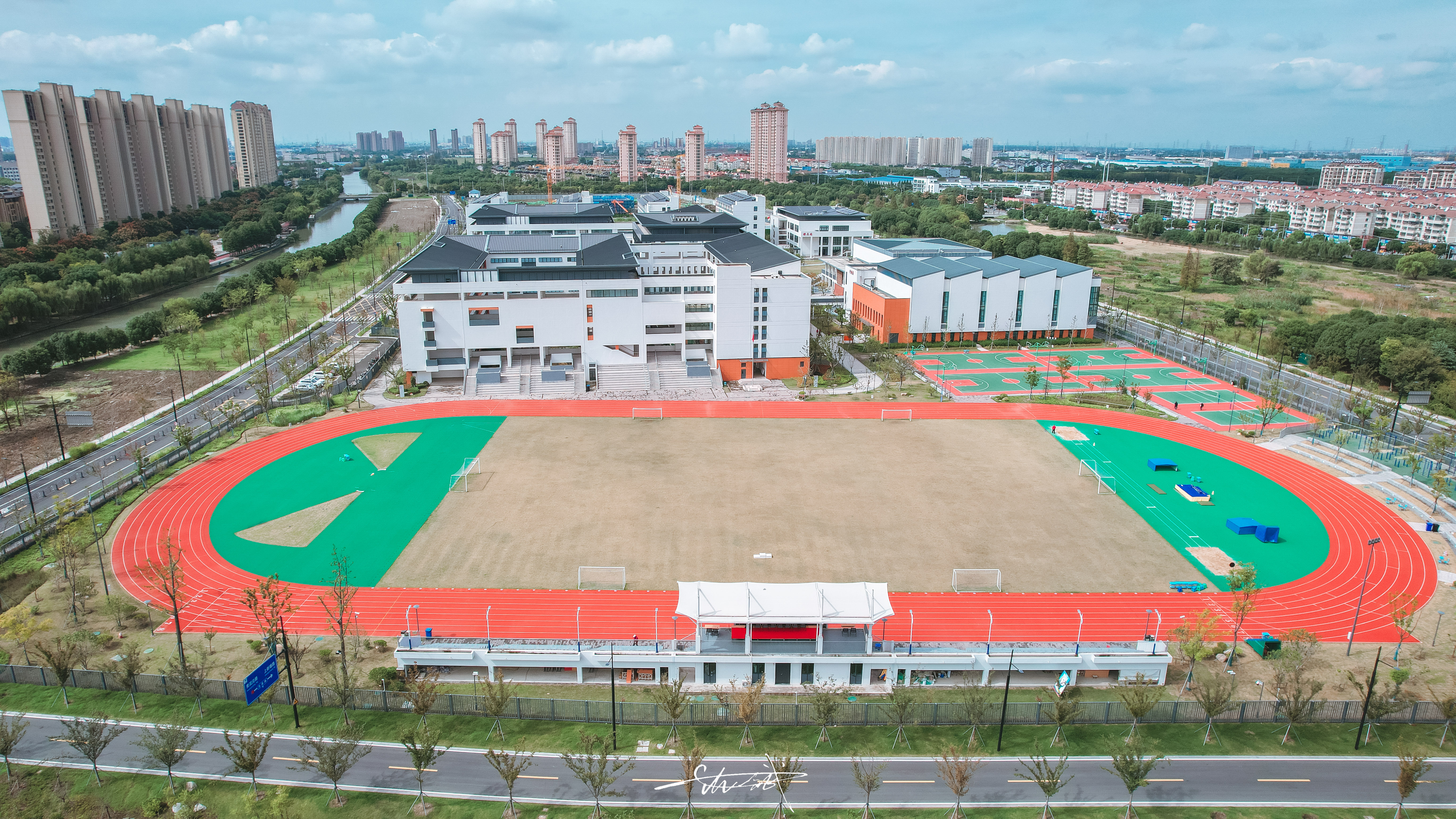 昆山市周市高级中学