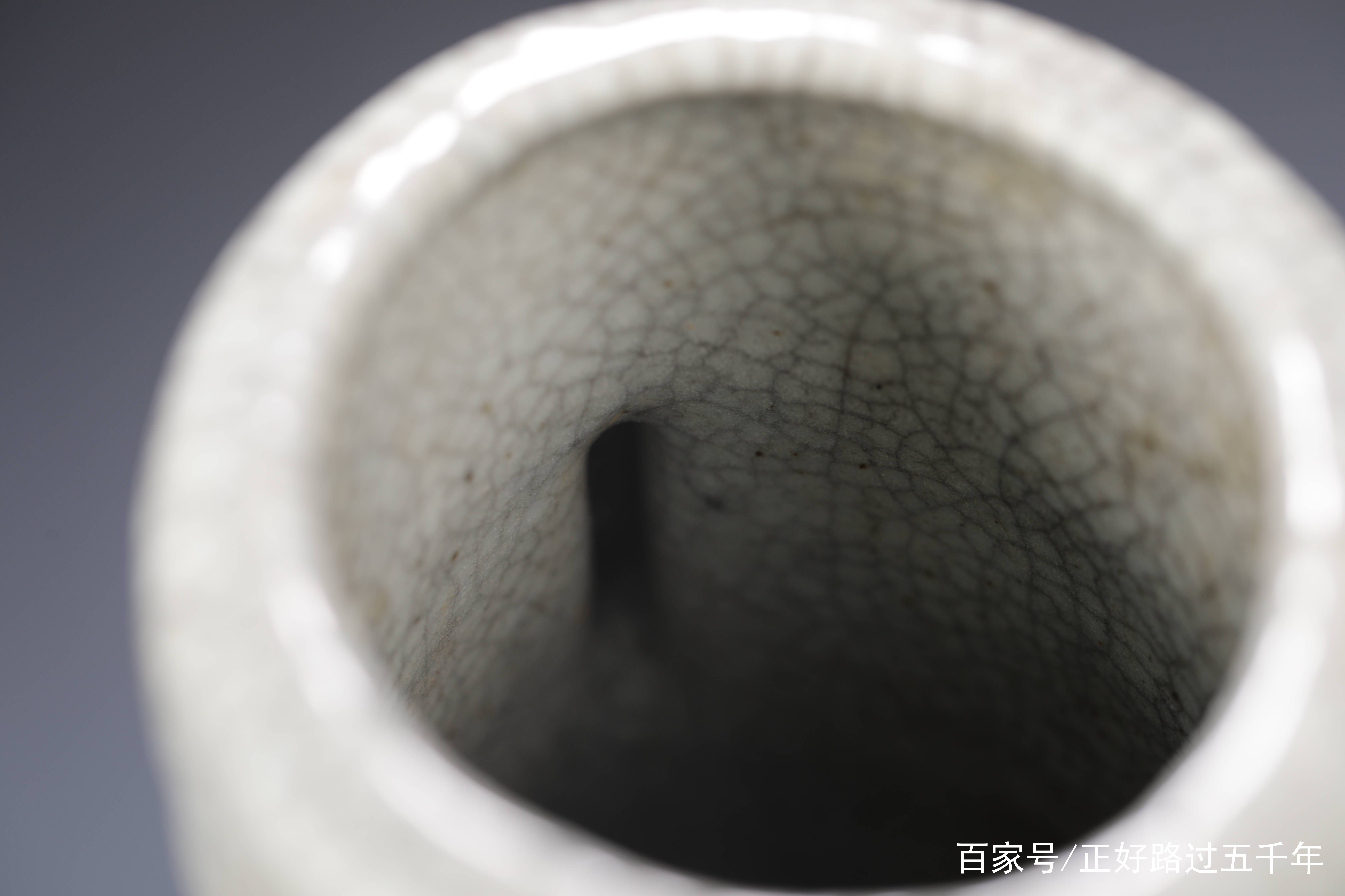 清代中期哥釉贯耳瓶_百科TA说