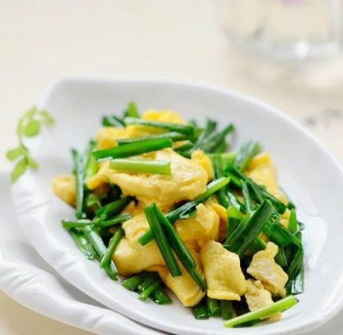 鸭蛋炒韭菜