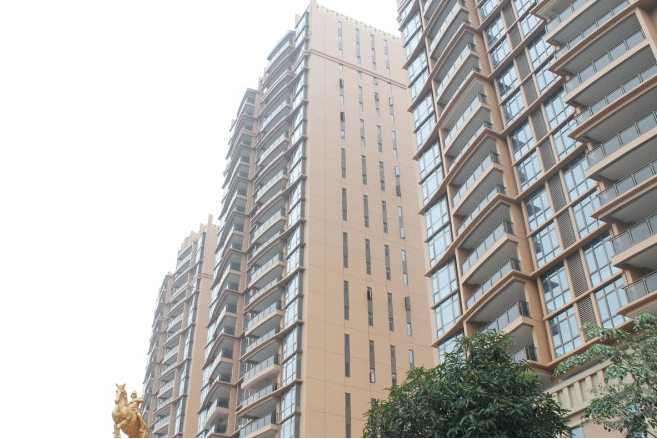 白云堡豪苑苑轩径位于广州市白云南湖,由广州市白云堡房地产开发
