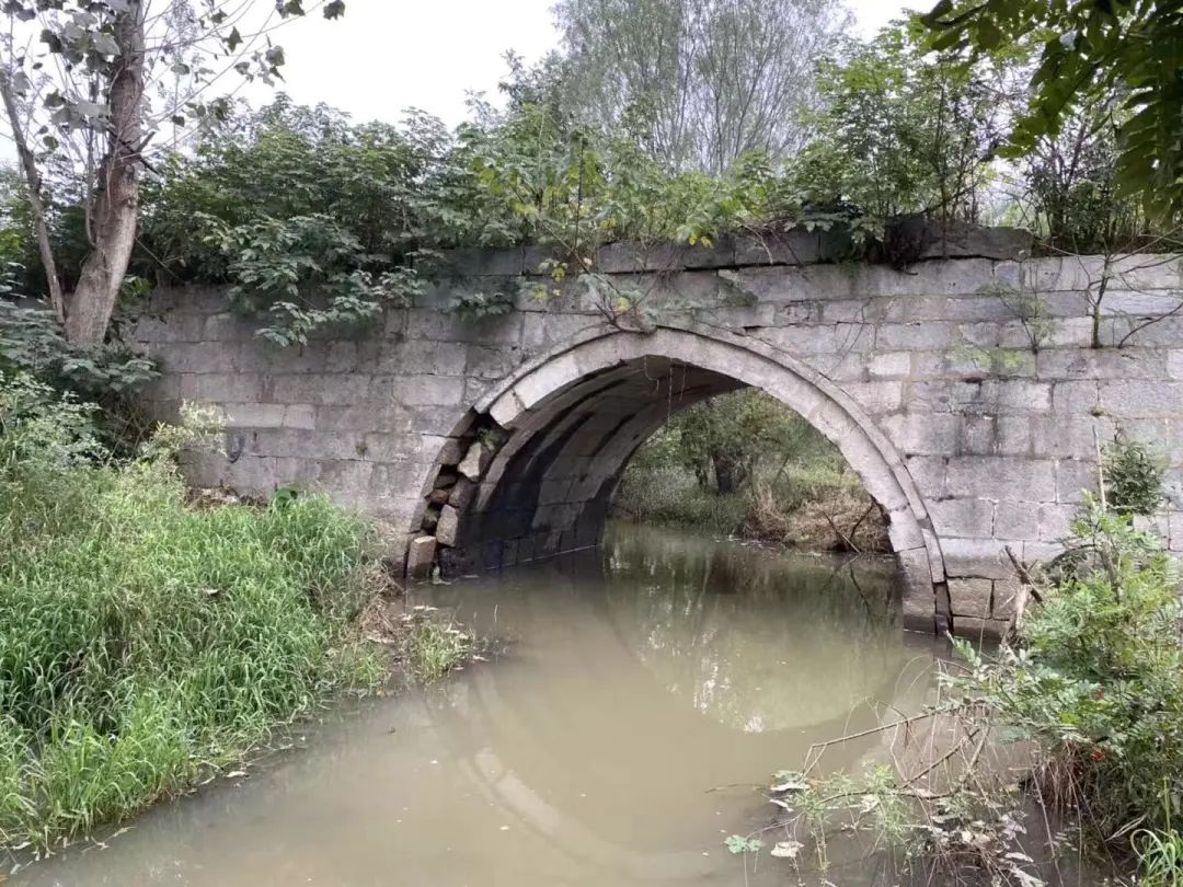  p>马城桥是湖北省汉川市马口镇的一座桥梁,地处汉川市马口镇高庙村与