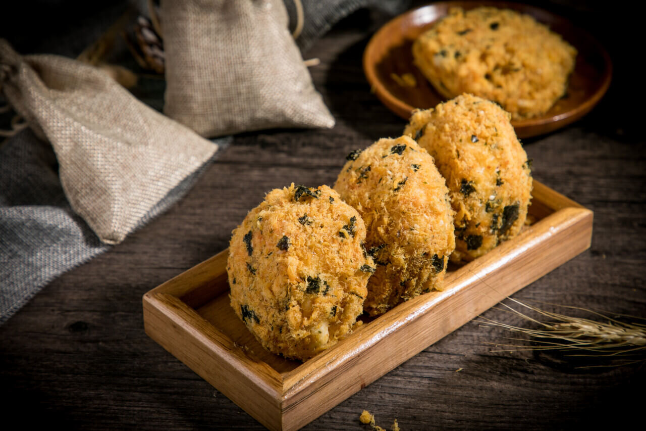  p>肉松小贝是一款甜品届的新晋网红,属于中式甜品.