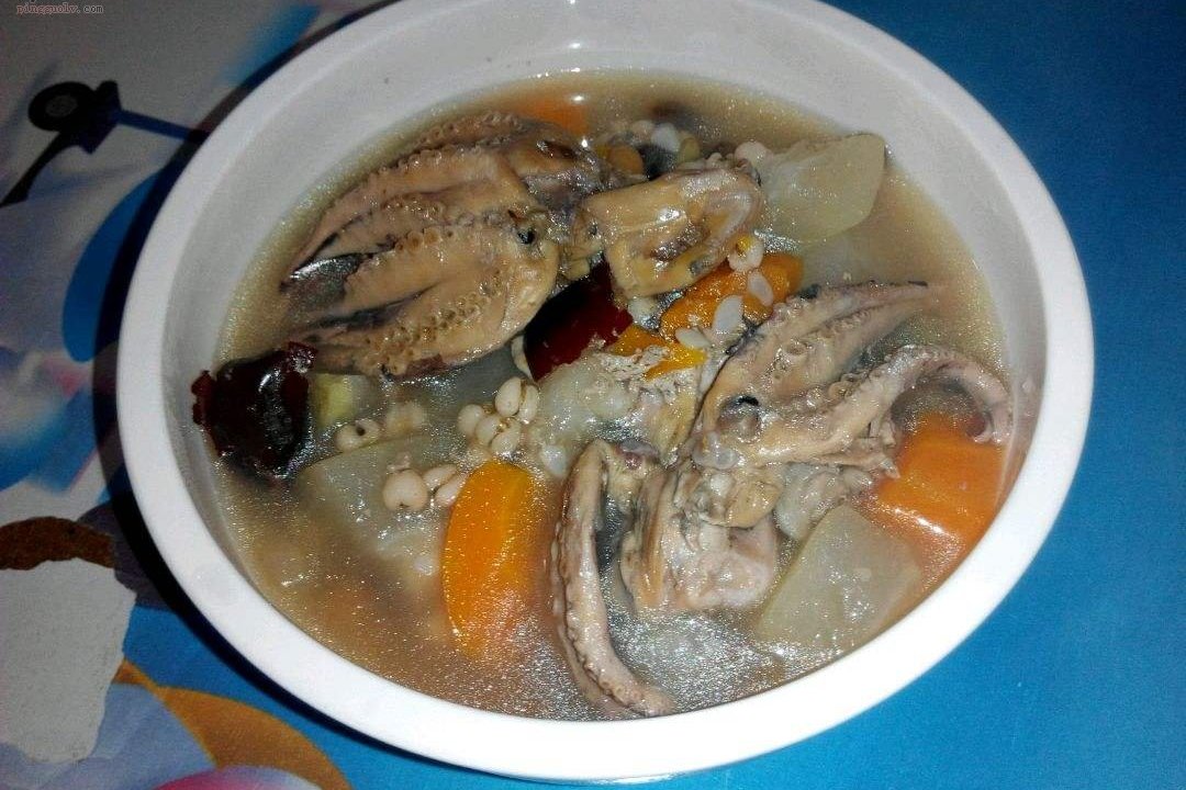 章鱼干花生猪脚汤