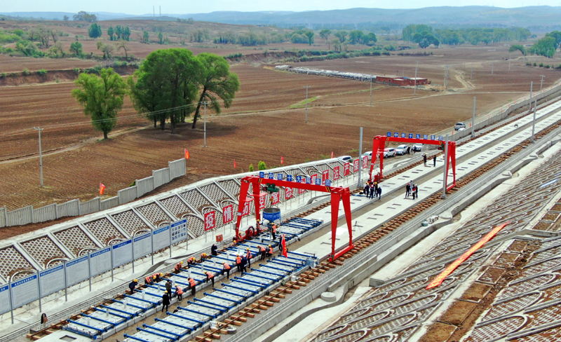 辽宁朝阳至凌海南高速铁路