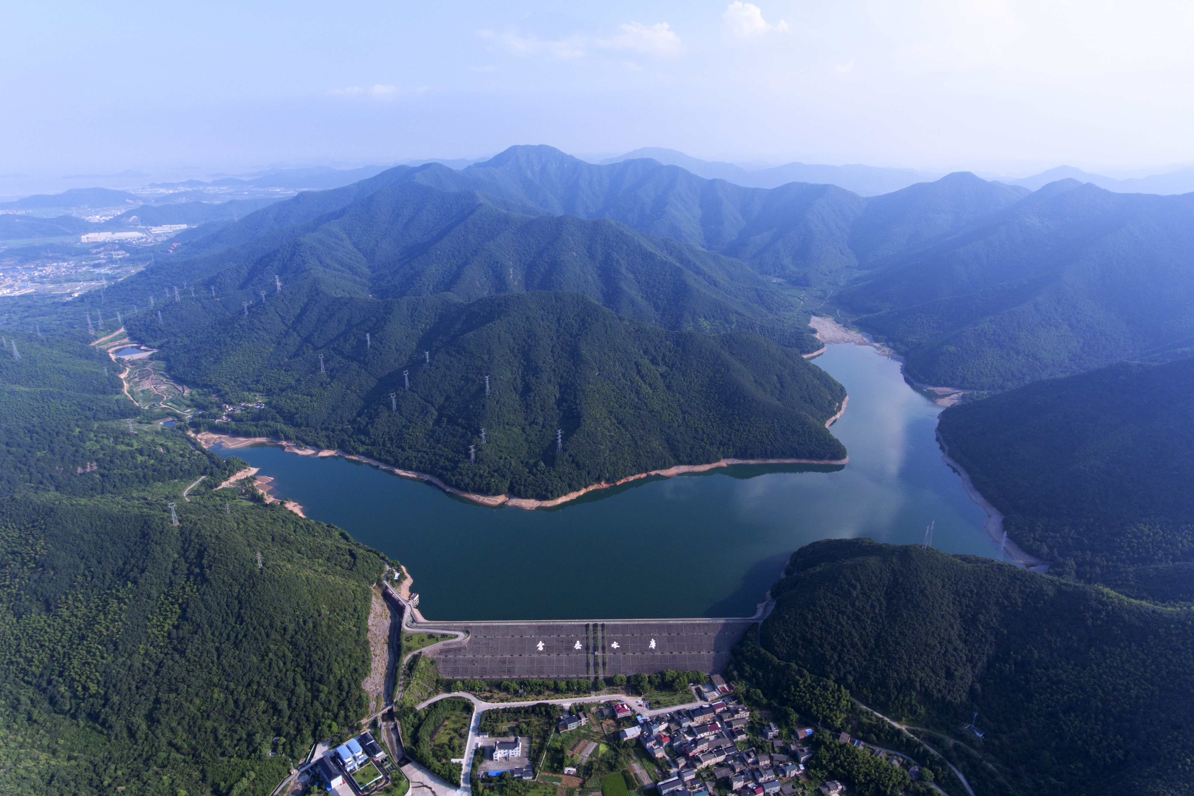  p>象山县仓岙水库于1958年始建,后停工,1968年复建,1978年8月全部