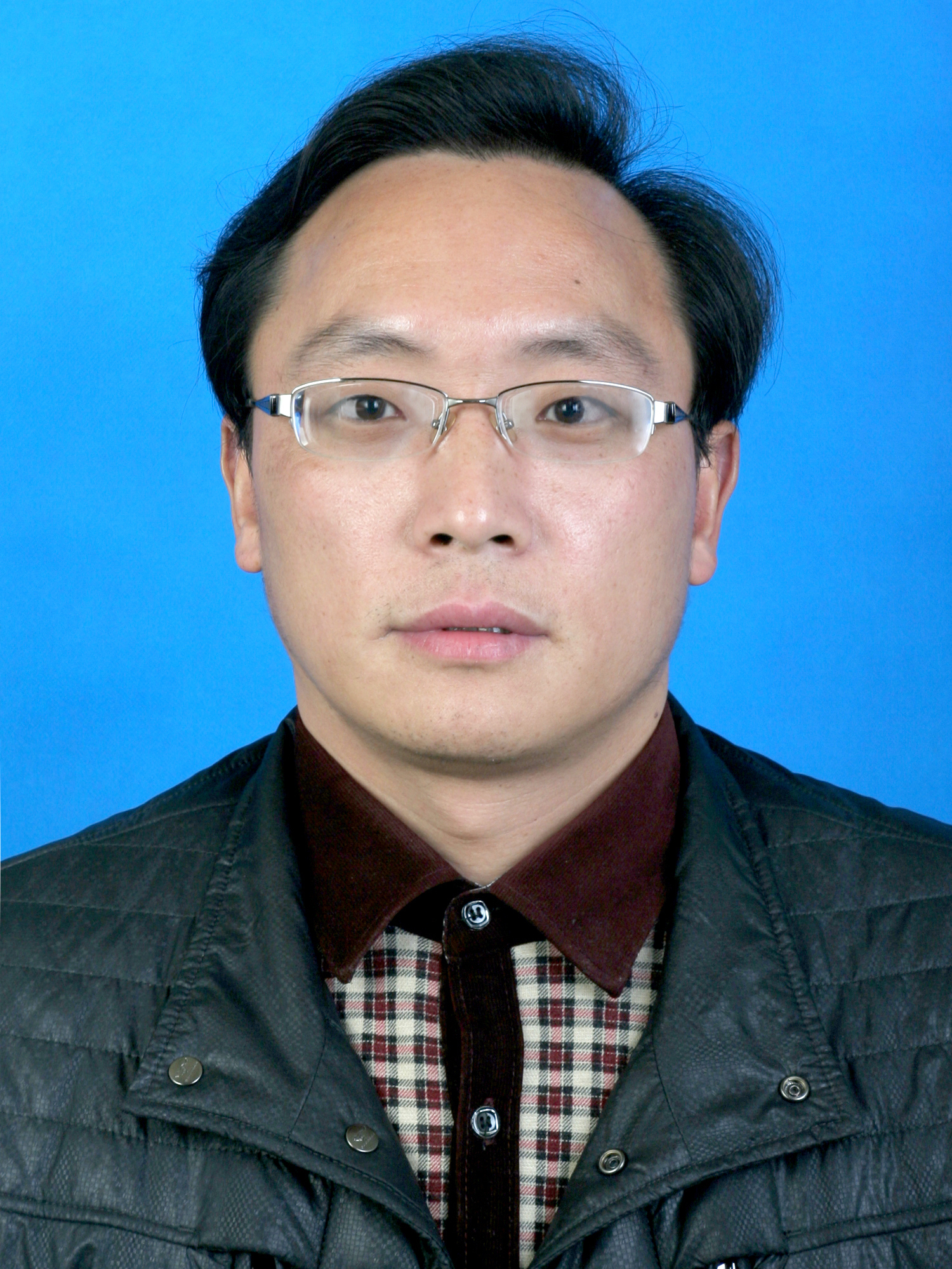 现任重庆市丰都县委教育工委副书记. /p>