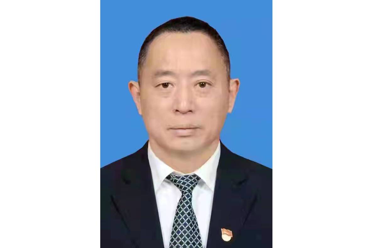 ">成都市双流区民政局 /a>党组成员,副局长,甘孜州巴塘县委常委,县