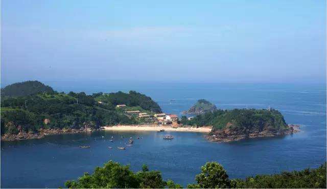  p>长山群岛是鄱阳湖最大的群岛,位于上饶市 a target="_blank" href=