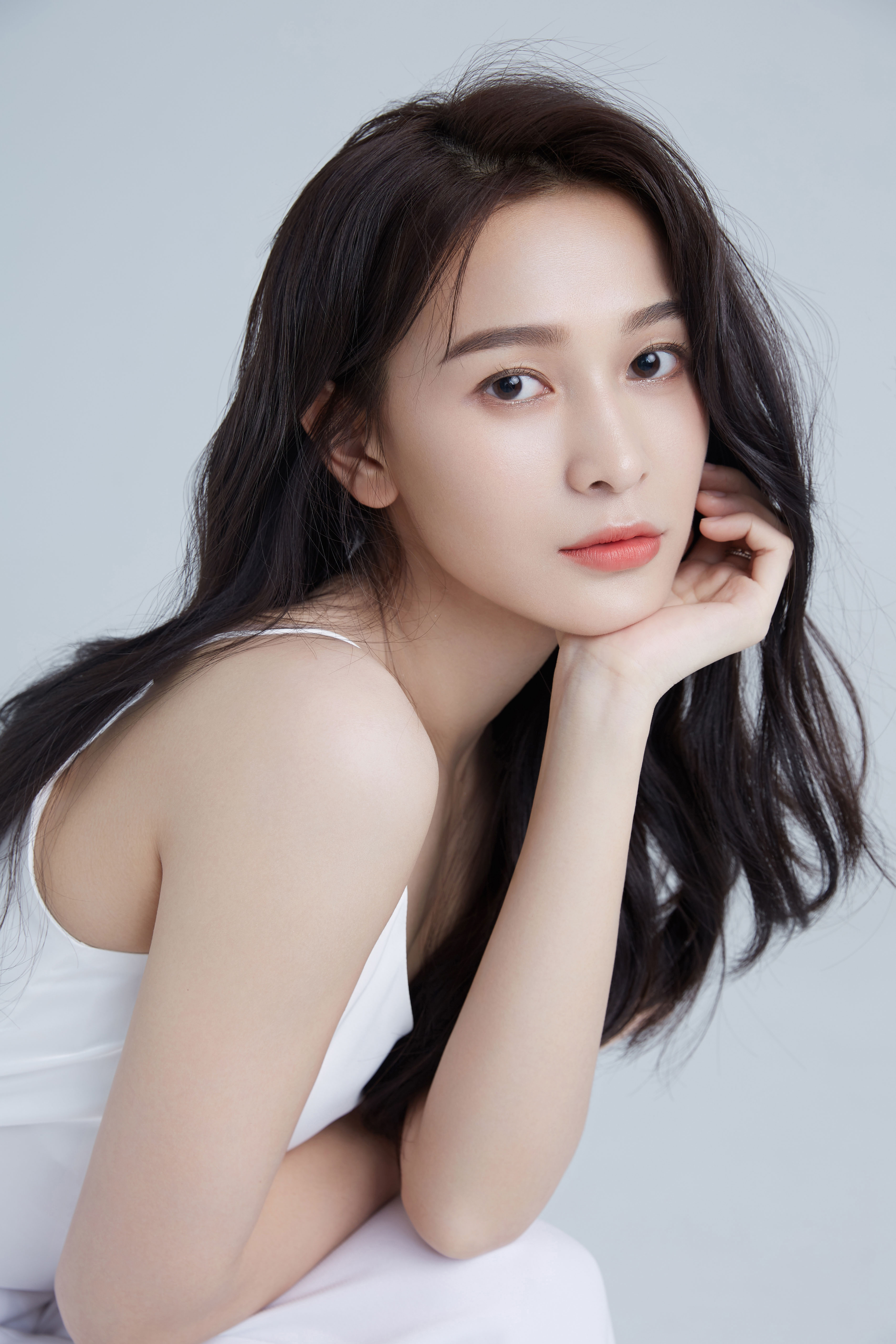 id="gnco2n0ytq">海铃,1992年9月9日出生于安徽省,中国内地女演员