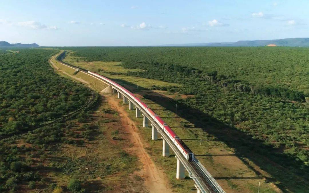  p>内马铁路(nariobi-malaba railway),全称"内罗毕至马拉巴标轨铁路"