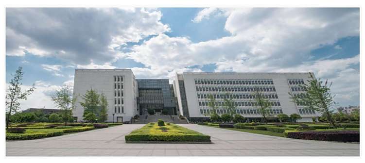 西华大学图书馆外部景观