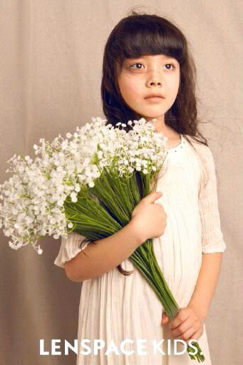  p data-id="gnteo20x6y">刘黛希,2005年9月9日出生于英国,中英混血儿