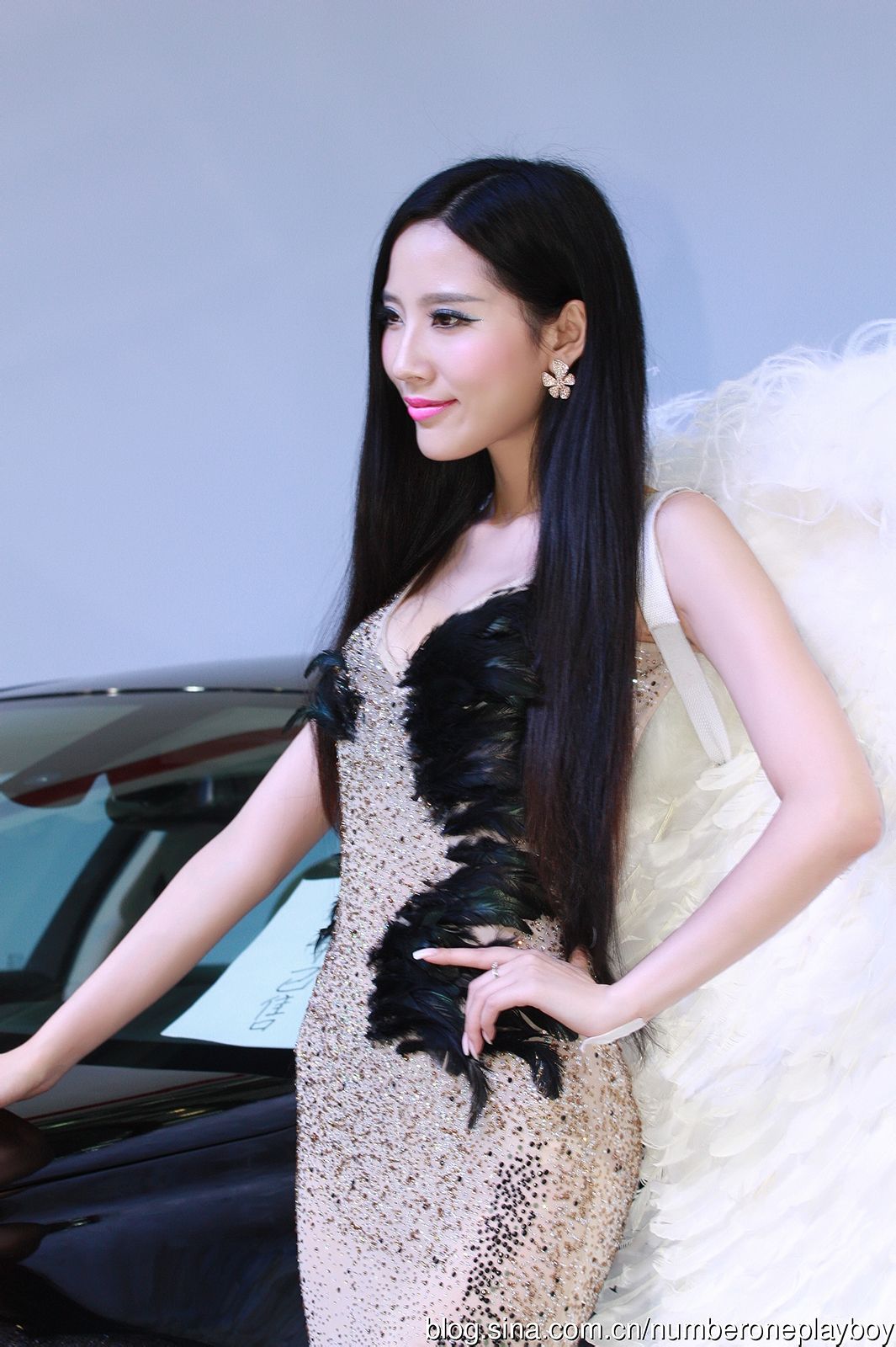 g2y7o4">韩盼盼,1991年12月2日出生于中国湖北武汉,职员车模,影视演员