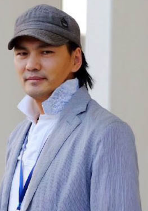 赵海,男,毕业于上海戏剧学院舞台美术系