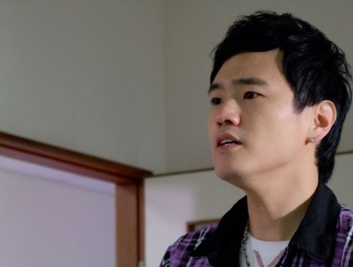  p>《飞行少年》是台湾华视于2011年04月10日首播的励志偶像剧,由于胡